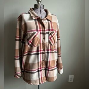 Realtree shacket fleece and sherpa lined Plaid Button-Up camo trim outdoorsy